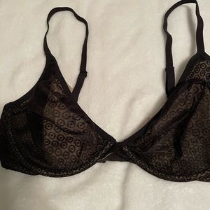 Victoria’s Secret body by Victoria unlined plunge